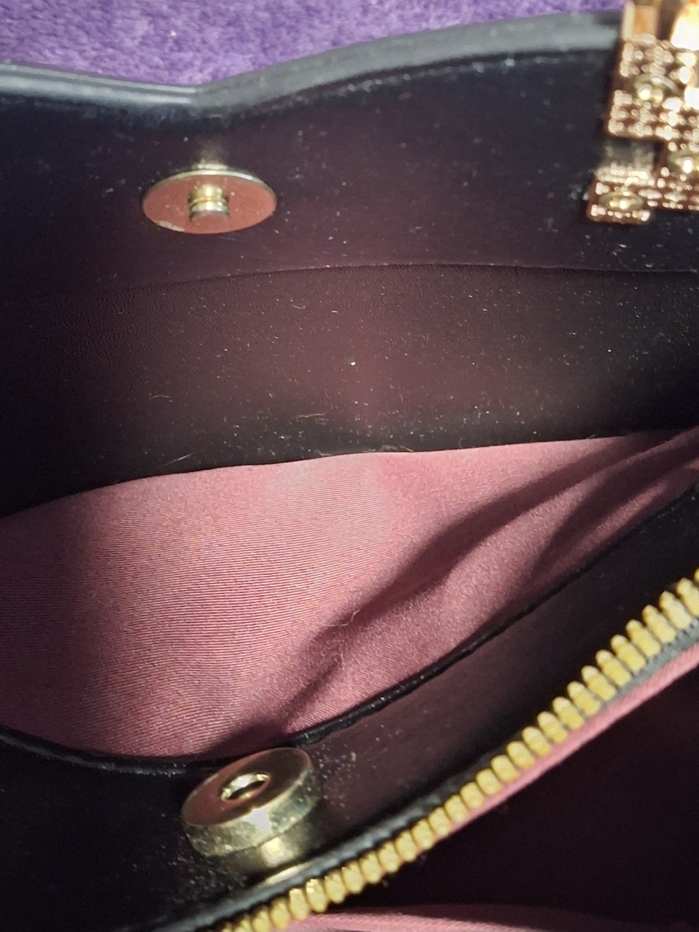 Black Women’s Bag with Stitch Character and Charm - Picture 7 of 9